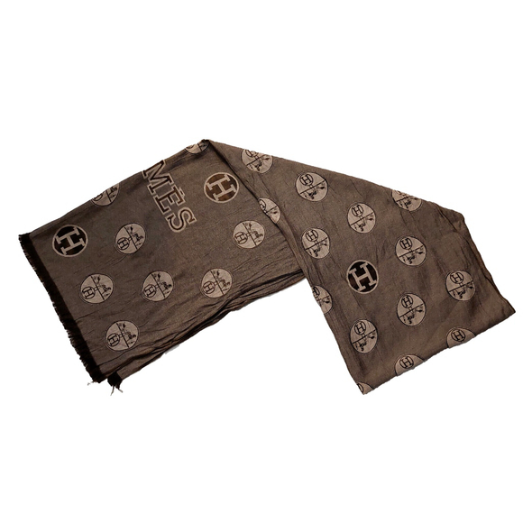 HERMÈS Iconic Brown & Beige  Reversible H Horse & Carriage Print Scarf Pre-owned - Picture 11 of 16